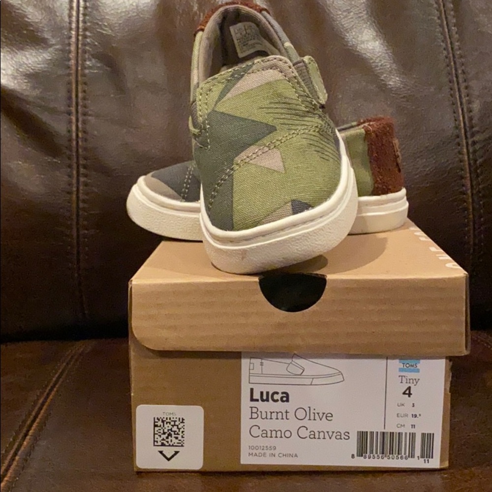 TOMS- Camo Canvas